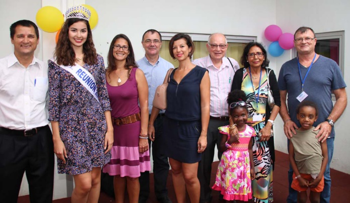 La photo de famille avec les partenaires de l'événement