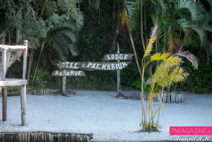 Ambre et Raïssa au Lodge-Hôtel Palmarium à Madagascar