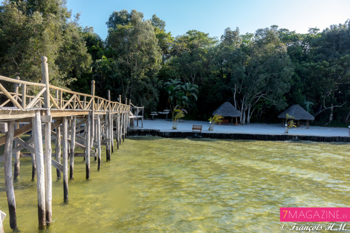 On y arrive uniquement qu'en bateau... On y arrive uniquement qu'en bateau...