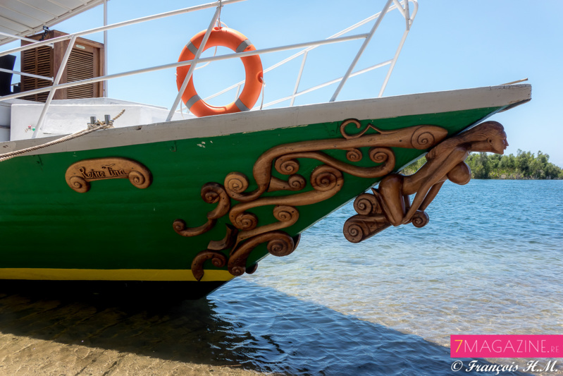 Ambre N'guyen et Raïssa Cadarsi à bord de la Reine Tina à Madagascar Ambre N'guyen et Raïssa Cadarsi à bord de la Reine Tina à Madagascar