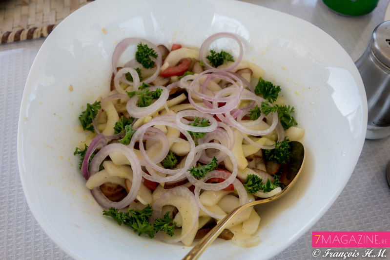 Et on mange bien à bord du bateau! Et on mange bien à bord du bateau!