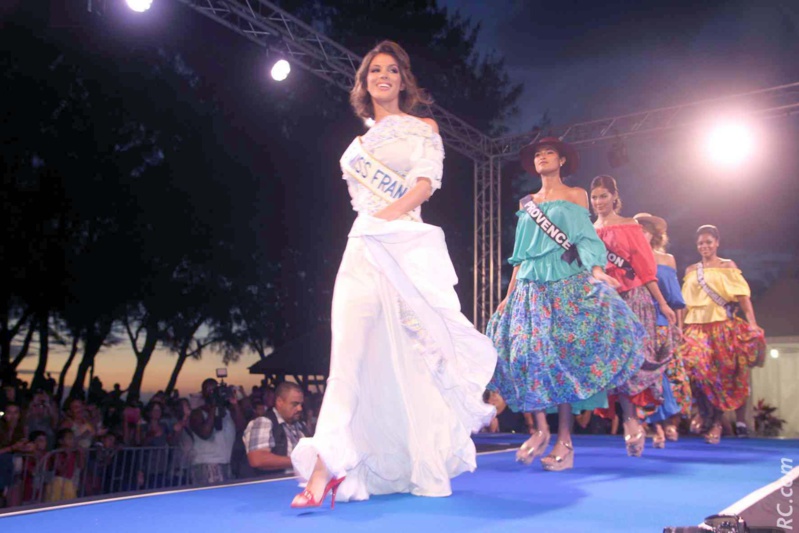 Défilé des candidates Miss France 2017 à Saint-Pierre