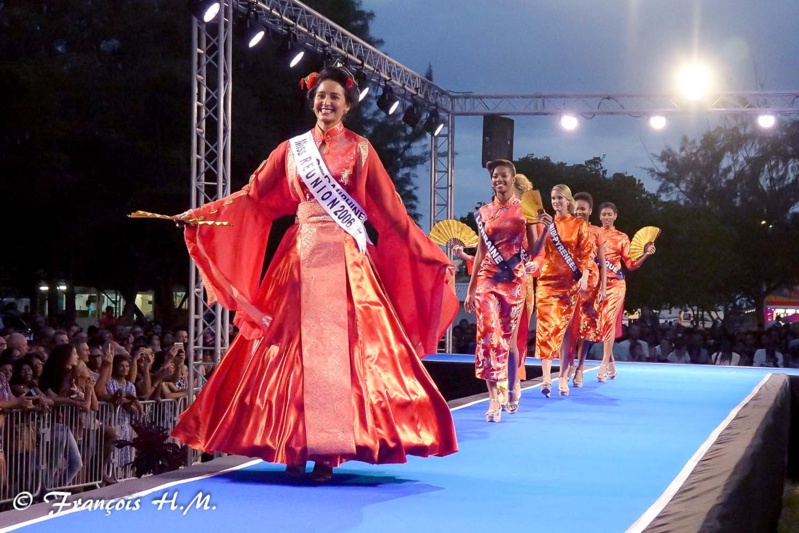 Défilé des candidates Miss France 2017 à Saint-Pierre