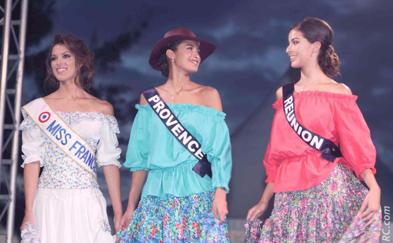 Défilé des candidates Miss France 2017 à Saint-Pierre