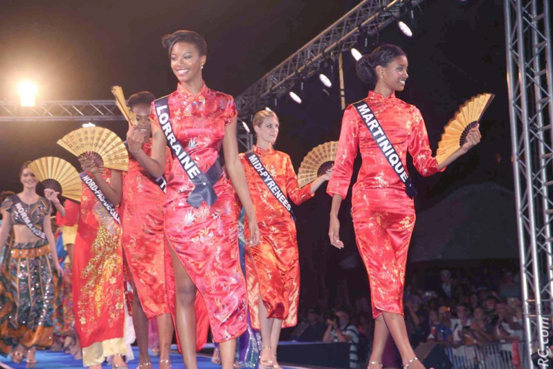 Défilé des candidates Miss France 2017 à Saint-Pierre