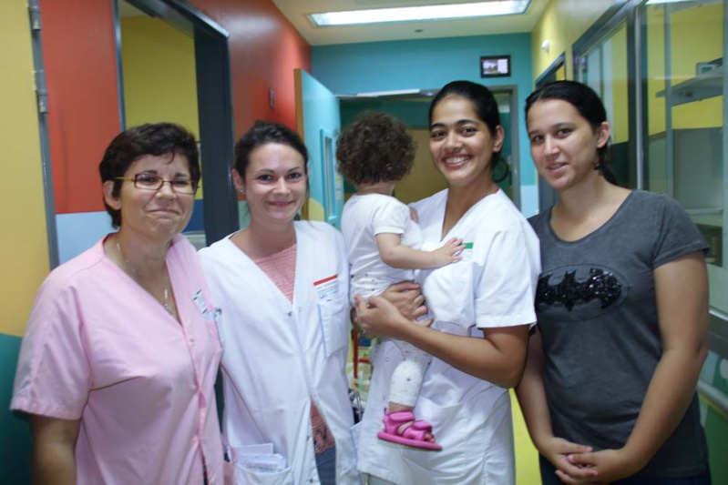 Iris Mittenaere au CHU pour les enfants malades Iris Mittenaere au CHU pour les enfants malades