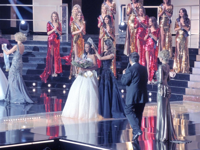 Alicia Aylies couronnée Miss France 2017