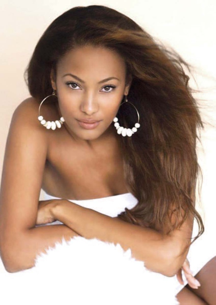 2002: Stéphanie Tapé 2002: Stéphanie Tapé