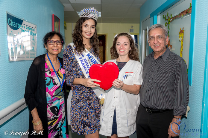 Tayéba Moullan, Ambre N'guyen, Claire Gallinet, assistante chirurgie infantile, et Aziz Patel