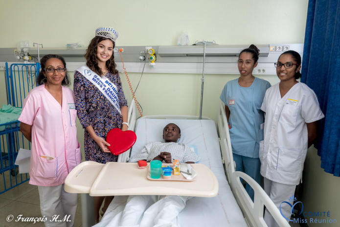 Ambre N'Guyen fête la Saint-Valentin avec les enfants malades Ambre N'Guyen fête la Saint-Valentin avec les enfants malades