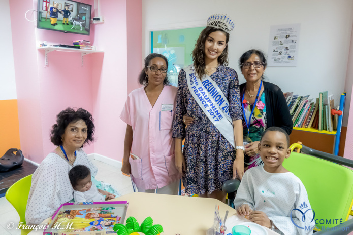 Ambre N'Guyen fête la Saint-Valentin avec les enfants malades