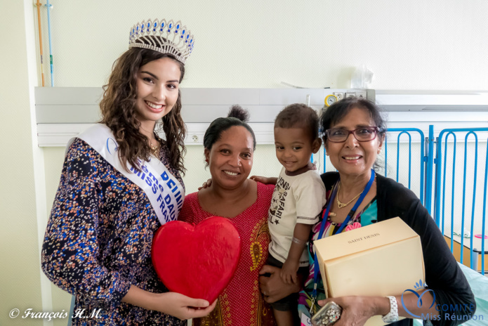 Ambre N'Guyen fête la Saint-Valentin avec les enfants malades Ambre N'Guyen fête la Saint-Valentin avec les enfants malades