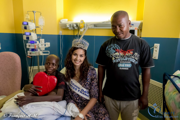 Ambre N'Guyen fête la Saint-Valentin avec les enfants malades Ambre N'Guyen fête la Saint-Valentin avec les enfants malades
