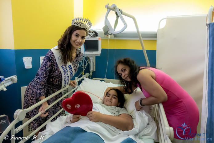 Ambre N'Guyen fête la Saint-Valentin avec les enfants malades Ambre N'Guyen fête la Saint-Valentin avec les enfants malades