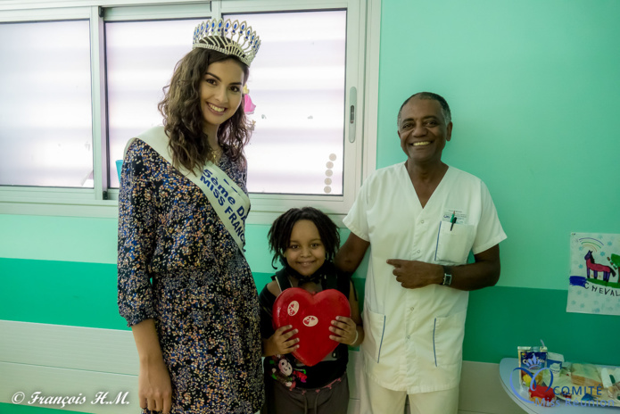 Ambre N'Guyen fête la Saint-Valentin avec les enfants malades Ambre N'Guyen fête la Saint-Valentin avec les enfants malades