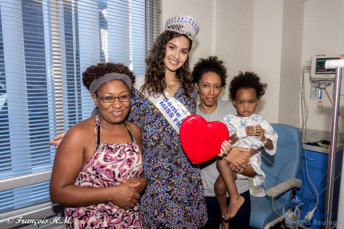Ambre N'Guyen fête la Saint-Valentin avec les enfants malades Ambre N'Guyen fête la Saint-Valentin avec les enfants malades