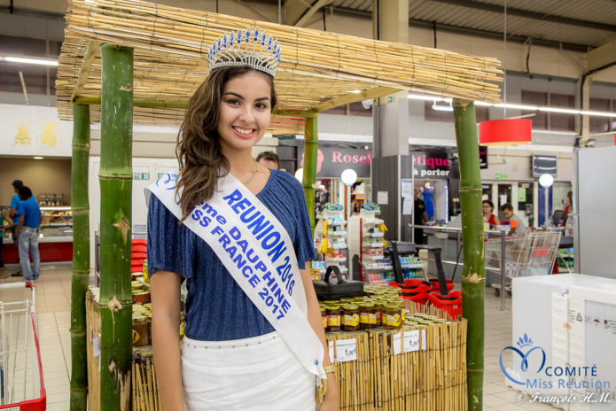 Ambre N'guyen toujours tout sourire et disponible... Ambre N'guyen toujours tout sourire et disponible...