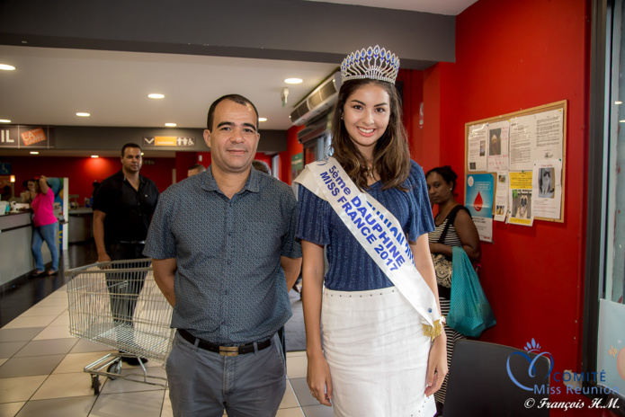 Ambre N'guyen avec Soleil Réunion à Leclerc Ravine des Cabris