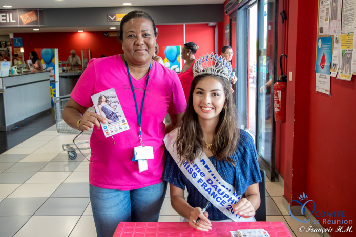 Ambre N'guyen avec Soleil Réunion à Leclerc Ravine des Cabris Ambre N'guyen avec Soleil Réunion à Leclerc Ravine des Cabris