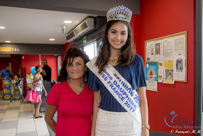 Ambre N'guyen avec Soleil Réunion à Leclerc Ravine des Cabris Ambre N'guyen avec Soleil Réunion à Leclerc Ravine des Cabris