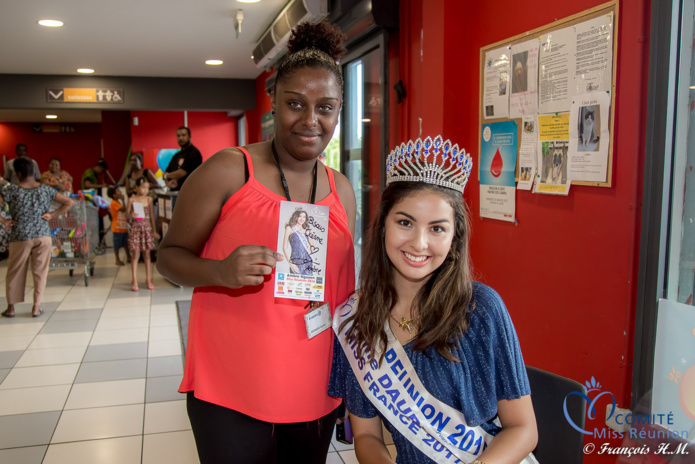Ambre N'guyen avec Soleil Réunion à Leclerc Ravine des Cabris