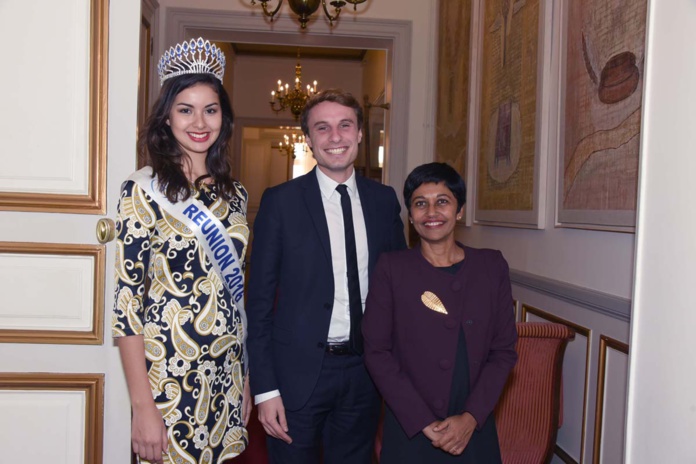 Avec le collaborateur de la Ministre
