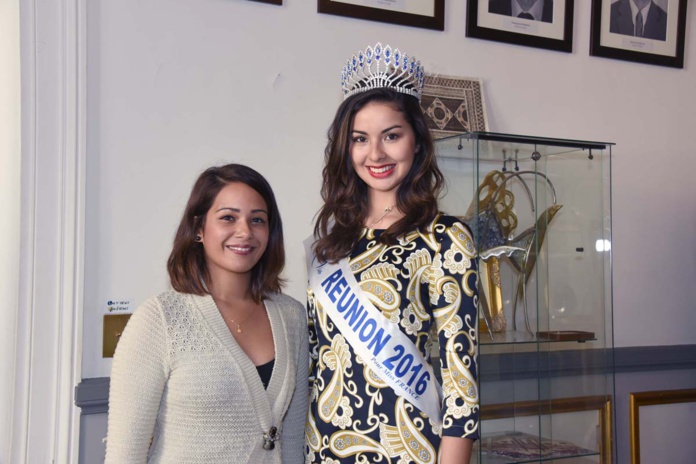 Avec la collaboratrice réunionnaise d'Ericka Bareigts Avec la collaboratrice réunionnaise d'Ericka Bareigts
