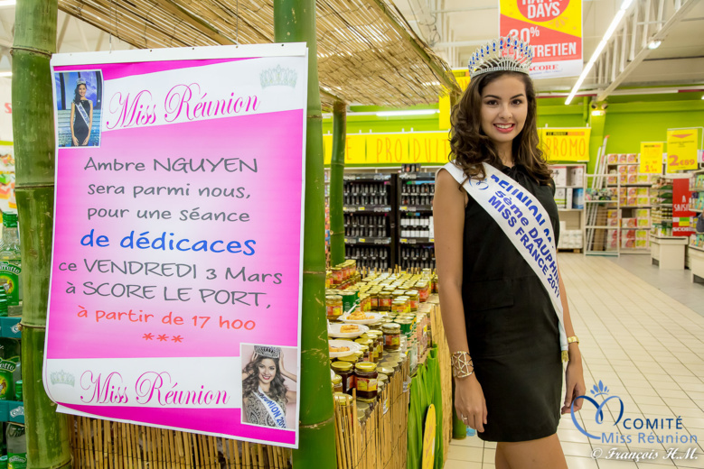 Sur le stand de Soleil Réunion Sur le stand de Soleil Réunion