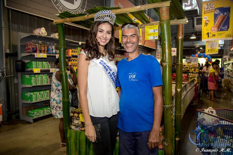 Ambre avec Soleil Réunion au Leclerc de Bras Panon Ambre avec Soleil Réunion au Leclerc de Bras Panon
