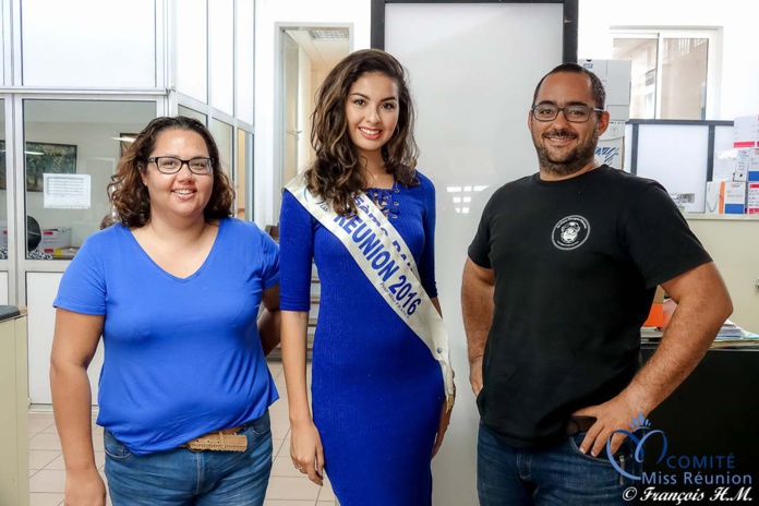 Ambre N'guyen reçoit les clés de sa belle Opel Corsa! Ambre N'guyen reçoit les clés de sa belle Opel Corsa!