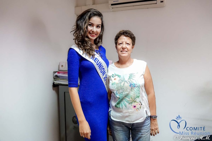 Ambre N'guyen reçoit les clés de sa belle Opel Corsa! Ambre N'guyen reçoit les clés de sa belle Opel Corsa!