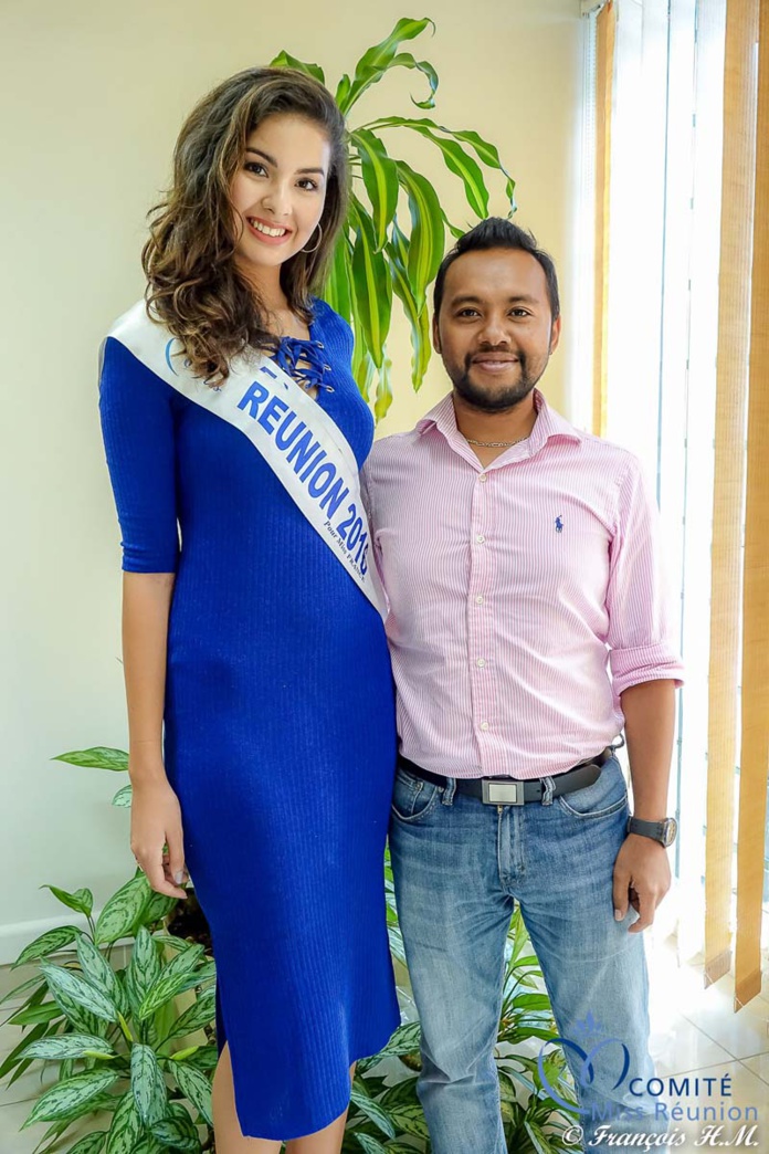 Ambre N'guyen reçoit les clés de sa belle Opel Corsa! Ambre N'guyen reçoit les clés de sa belle Opel Corsa!