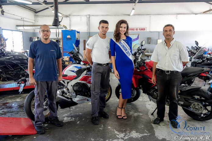 Ambre N'guyen reçoit les clés de sa belle Opel Corsa! Ambre N'guyen reçoit les clés de sa belle Opel Corsa!