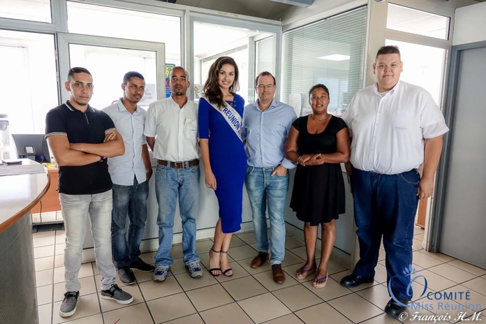 Ambre N'guyen reçoit les clés de sa belle Opel Corsa! Ambre N'guyen reçoit les clés de sa belle Opel Corsa!