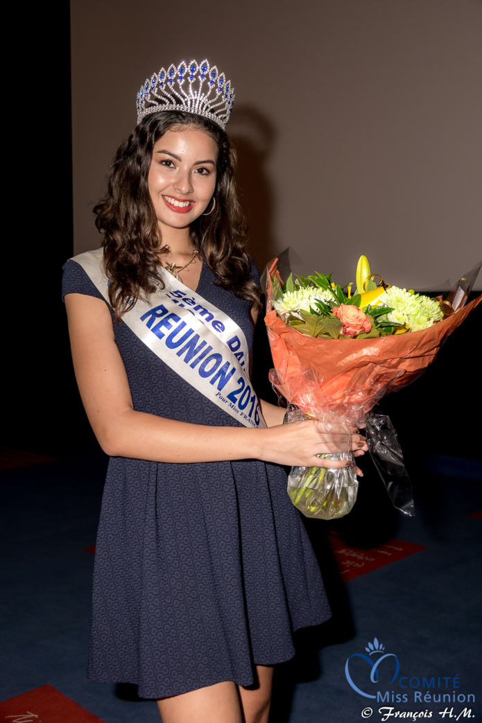 Tapis rouge à Cambaie pour les marmailles et Miss Réunion Tapis rouge à Cambaie pour les marmailles et Miss Réunion