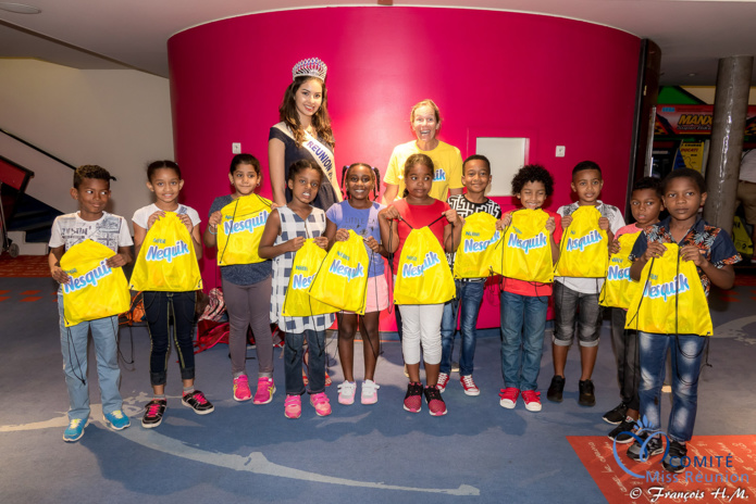 Tapis rouge à Cambaie pour les marmailles et Miss Réunion Tapis rouge à Cambaie pour les marmailles et Miss Réunion