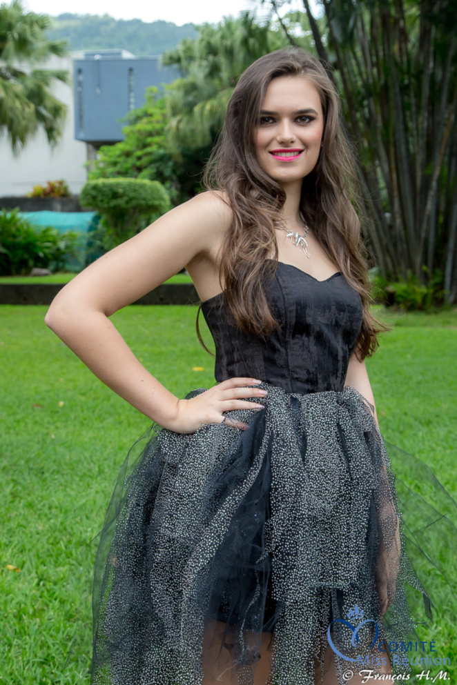 8. Flavie Valéry, 18 ans, 1,75 m, Saint-Joseph, En Terminale S 8. Flavie Valéry, 18 ans, 1,75 m, Saint-Joseph, En Terminale S