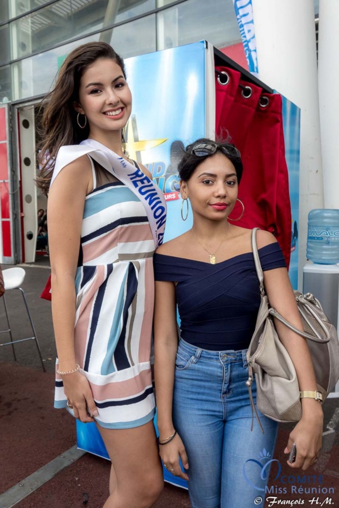 Miss Réunion sur le stand Antenne Réunion au Salon de la Maison
