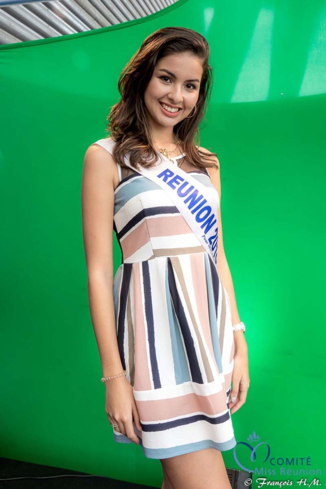 Ambre était habillée par Kenza, bijoux OcéanOr Ambre était habillée par Kenza, bijoux OcéanOr