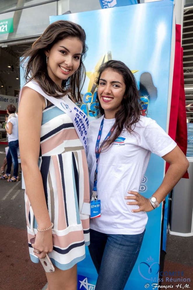 Miss Réunion sur le stand Antenne Réunion au Salon de la Maison