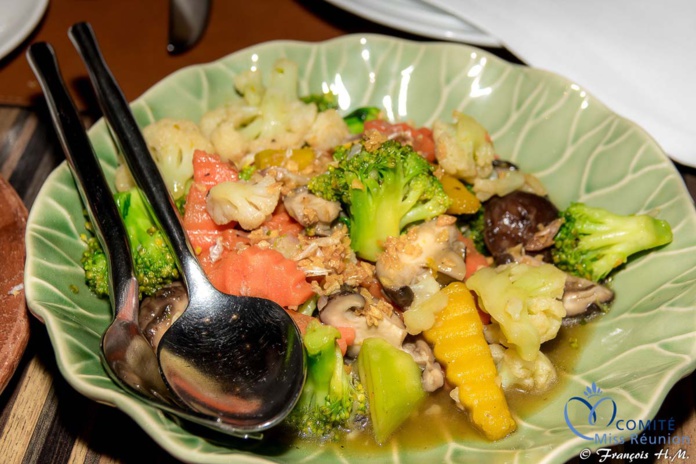 Les 12 candidates à la soirée Siam@Siam à Bangkok Les 12 candidates à la soirée Siam@Siam à Bangkok