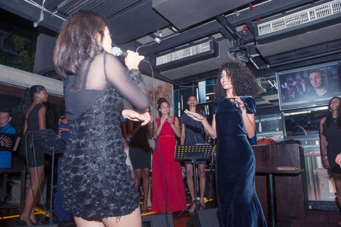 Les 12 candidates à la soirée Siam@Siam à Bangkok Les 12 candidates à la soirée Siam@Siam à Bangkok