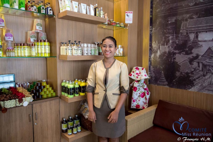 Massage thaïlandais pour les 12 candidates Massage thaïlandais pour les 12 candidates