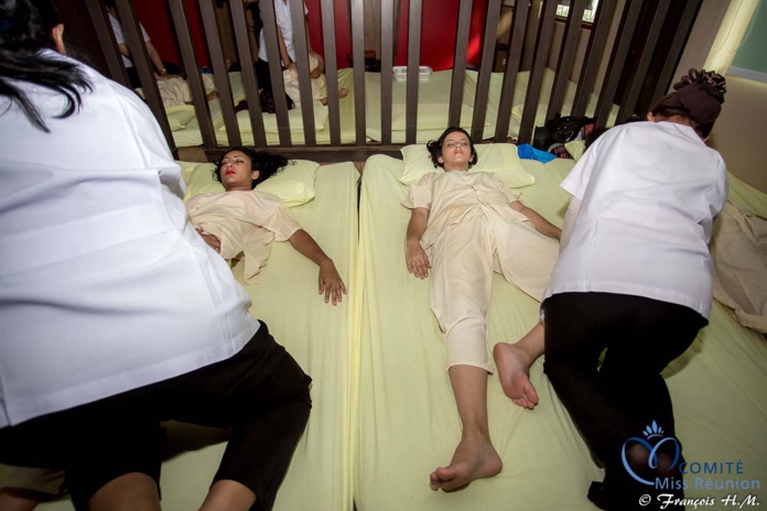 Massage thaïlandais pour les 12 candidates Massage thaïlandais pour les 12 candidates