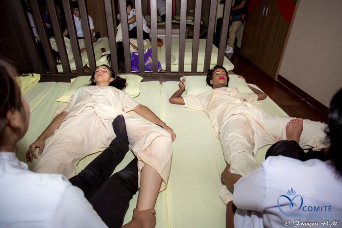 Massage thaïlandais pour les 12 candidates Massage thaïlandais pour les 12 candidates