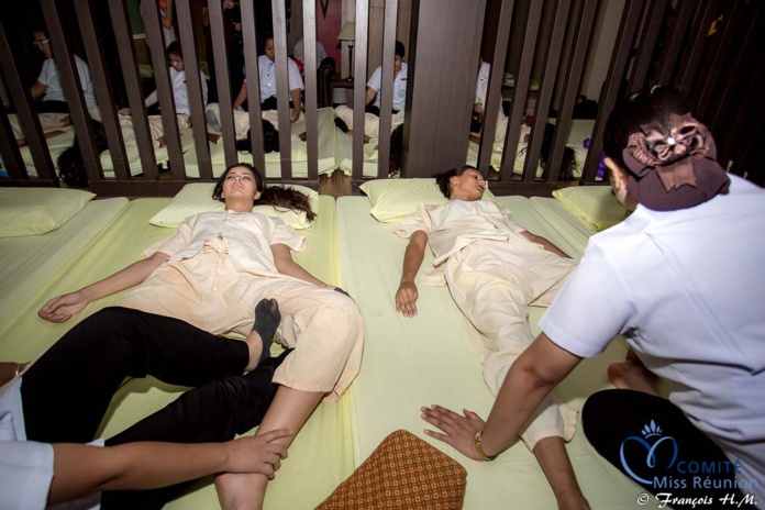 Massage thaïlandais pour les 12 candidates Massage thaïlandais pour les 12 candidates