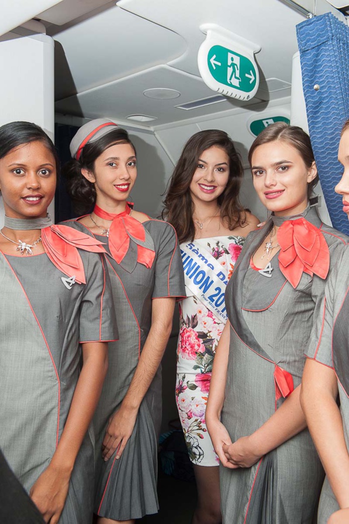 Défilé des 12 candidates dans l'avion Air Austral: les photos Défilé des 12 candidates dans l'avion Air Austral: les photos