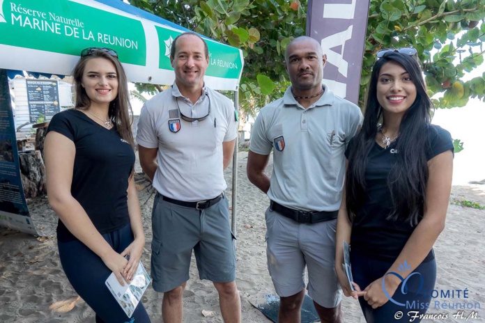 Flavie et Audrey avec deux guides Flavie et Audrey avec deux guides