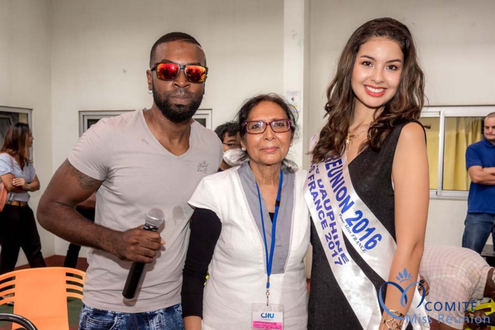 Dimix Staya, artiste, Tayéba Moullan, présidente de l'association Sourire de l'Enfant, et Ambre N'guyen, Miss Réunion 2016 et 5ème dauphine Miss France 2017 Dimix Staya, artiste, Tayéba Moullan, présidente de l'association Sourire de l'Enfant, et Ambre N'guyen, Miss Réunion 2016 et 5ème dauphine Miss France 2017