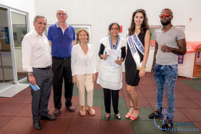 Miss Réunion fête la musique avec les enfants au CHU